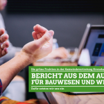 Man sieht gestikulierende Hände vor einem Laptop. Darüber steht grün unterlegt "Bericht au dem Ausschuss für Bauwesen und Wirtschaft. Dafür Setzen wir uns ein. Die grüne Fraktion in der Gemeindevertretung Kronshagen.